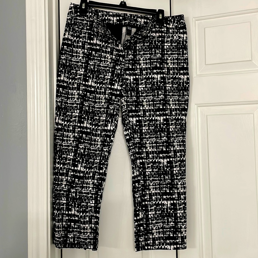 Apt 9 Capri